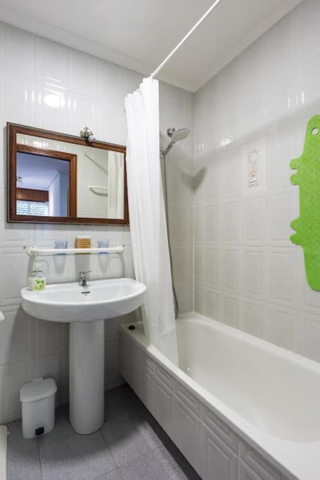 Bonito Piso Con Vistas, Centrico, Acogedor Apartment Vigo Luaran gambar